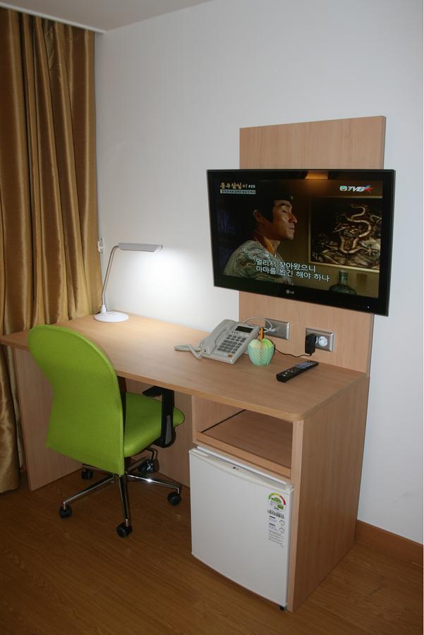 Gunsan Apple Tree Hotel Екстер'єр фото
