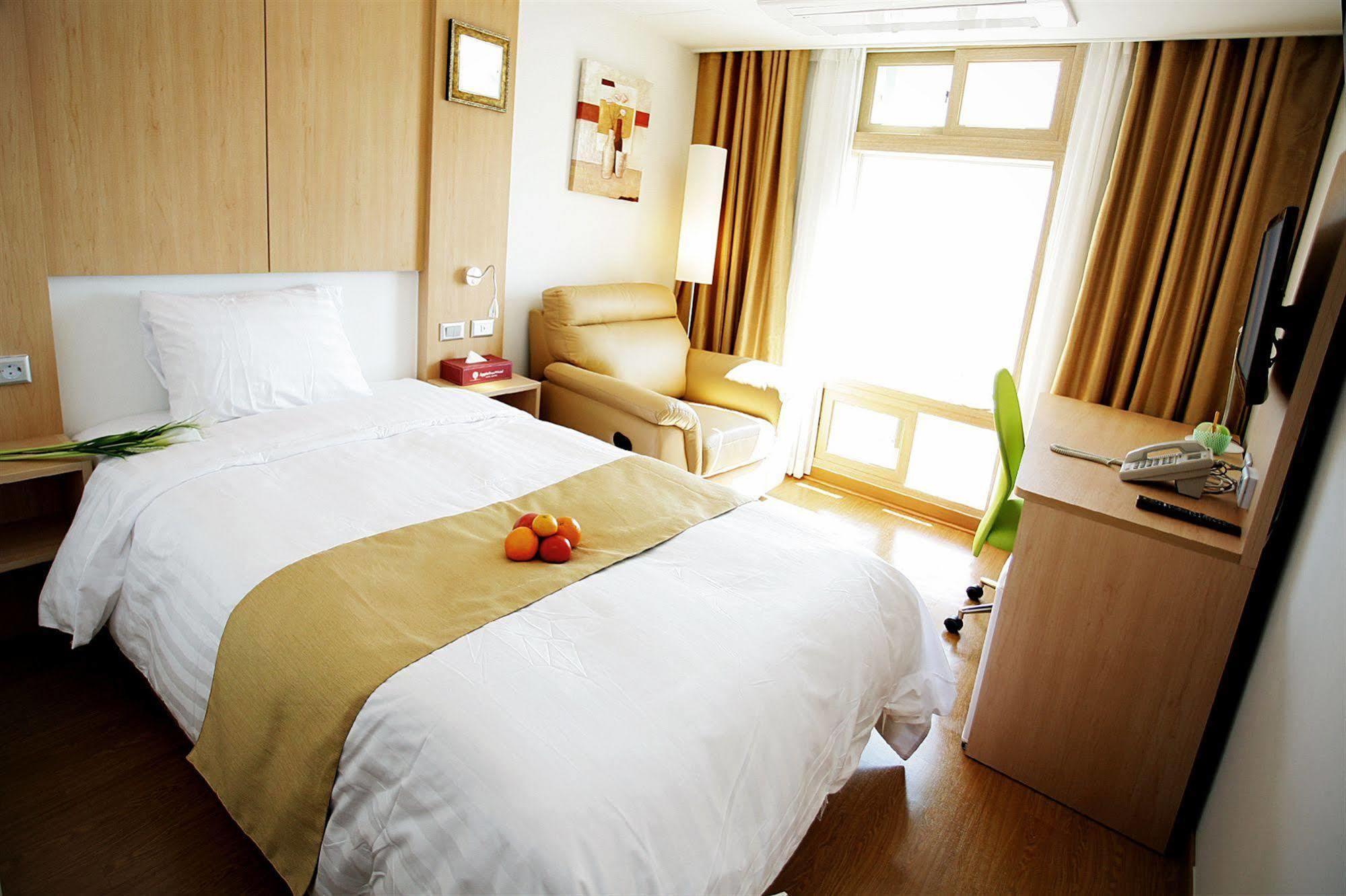 Gunsan Apple Tree Hotel Екстер'єр фото